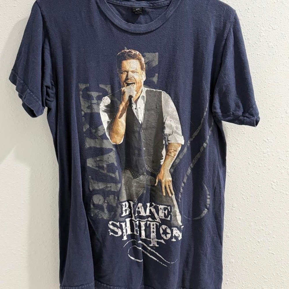 Blake Shelton navy blue concert tee